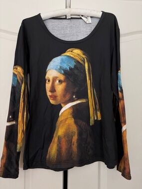 Black Long Sleeve Tee with 'Girl with a Pearl Earring' Art Print